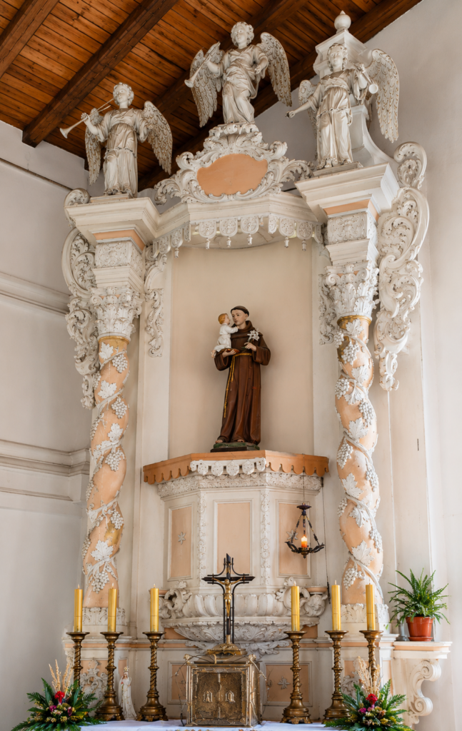 Barokowy, ołtarz ambonowy, 1711 r., kościół św. Antoniego Padewskiego w Buku, gmina Dobra, fot. Barbara. Ochendowska-Grzelak, CC BY-SA 4.0