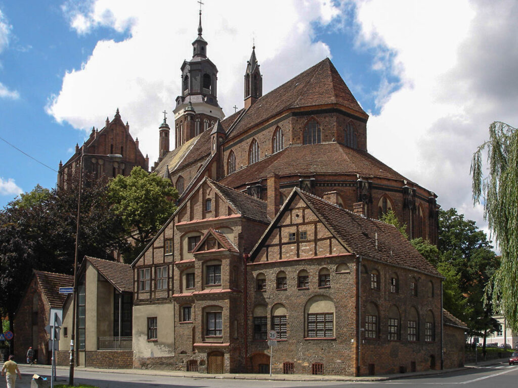 Kolegiata NMP Królowej Świata w Stargardzie, Fot. Politykstargard, (źródło: https://commons.wikimedia.org/wiki/File:Stargard_Kolegiata6.JPG), GFDL