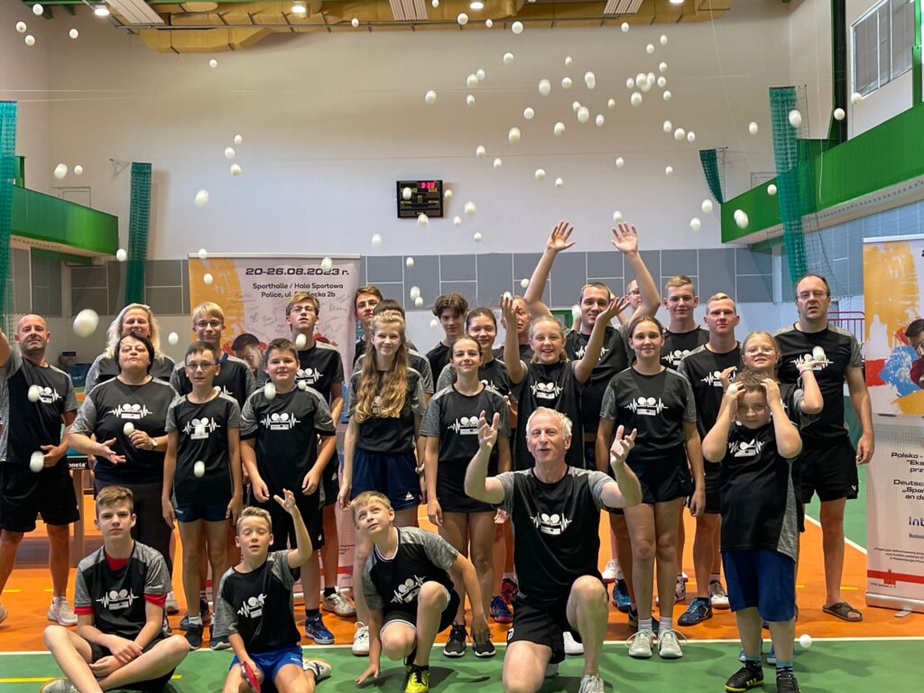 2 Polsko-niemieckie warsztaty "Ekscytujące spotkania przy tenisowym stole 2023", Police 2024, projekt FMP Interreg VI A, Tischtennis-Sportverein Anklam e.V. i Stowarzyszenie "Griffin's-Spin" Szczecin. Fot. Griffin's-Spin, CC BY-SA 4.0.