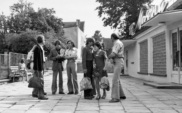 Organizatorzy Ińskiego Lata Filmowego: B. Kowalski, B. Gierlicki, D. Paszkiewcz, lata 70. XX w. (ze zbiorów archiwum SILF)